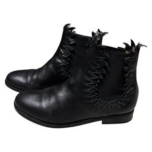 STUNNING Alaïa LEATHER Luxury Designer Ankle Chelsea Boots Retail $2,000+ Size 7